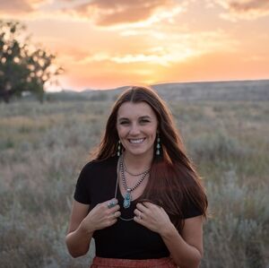 Meet your Posher, Emily